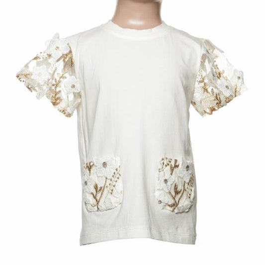 CAMISETA CON BOLSILLO FLORAL DE ENCAJE DOE