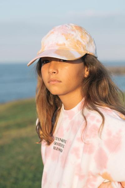 Gorra de béisbol con efecto tie dye en rosa puerto